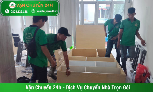 Những đồ đạc cồng kềnh sẽ được cố định kỹ để tránh va đập. dịch vụ chuyển nhà trọn gói giá rẻ Tphcm