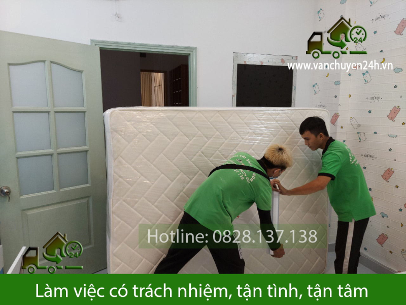 Nhân viên chuyển nhà bao bọc cẩn thận và làm việc có trách nhiệm.
