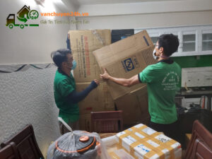 Tận dụng thùng giấy cũ đóng gói