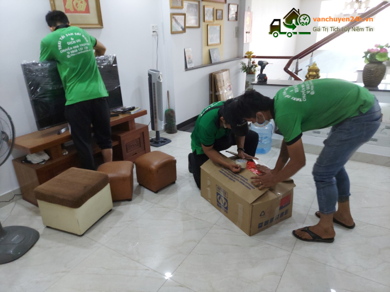 Nên thuê đơn vị vận chuyển để giảm phí phát sinh Nên thuê đơn vị vận chuyển để giảm phí phát sinh