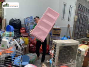Thuê đơn vị vận chuyển nếu đồ đạc quá nhiều