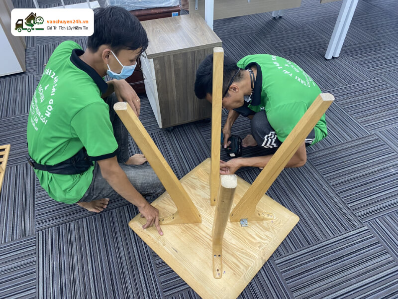 Vận Chuyển 24H là đơn vị vận chuyển lâu đời tại TP.HCM Vận Chuyển 24H là đơn vị vận chuyển lâu đời tại TP.HCM