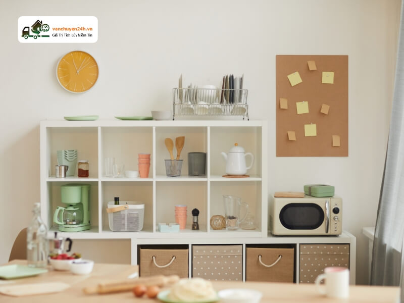 Xếp những món đồ cùng cách sử dụng vào một chỗ để tạo sự ngăn nắp Sắp xếp phòng bếp nhỏ
