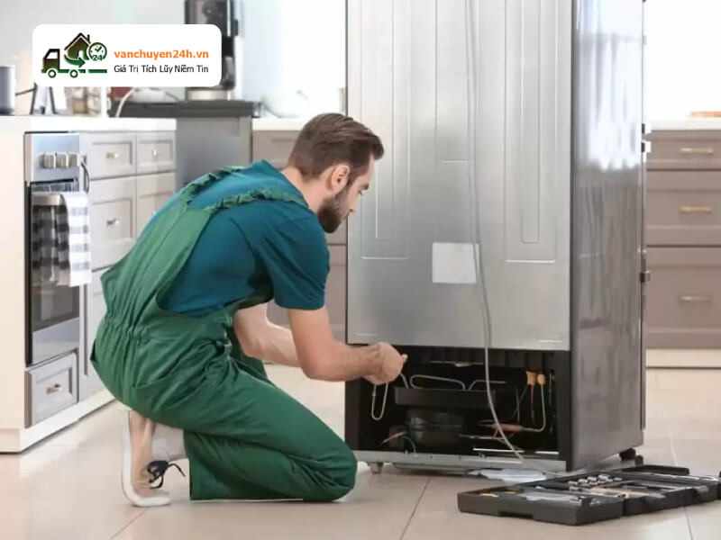 Liên hệ với nhân viên kỹ thuật xử lý tủ lạnh sốc gas